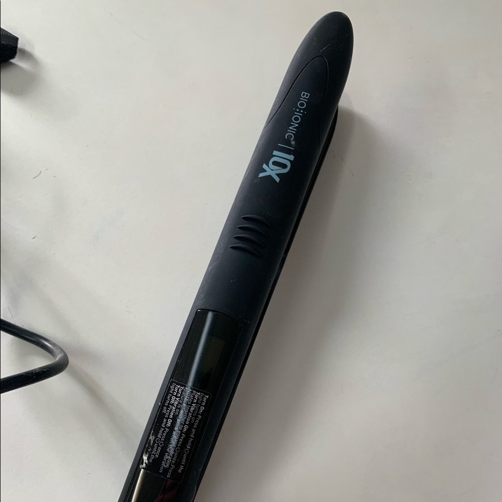 Bio Ionic 10x pro styling hair straightener